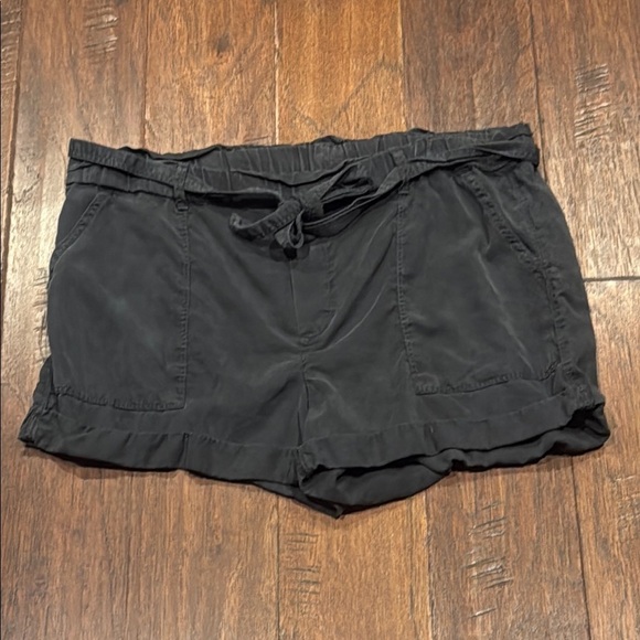 Medium AERIE Comfy Women's Black Shorts - Picture 2 of 9